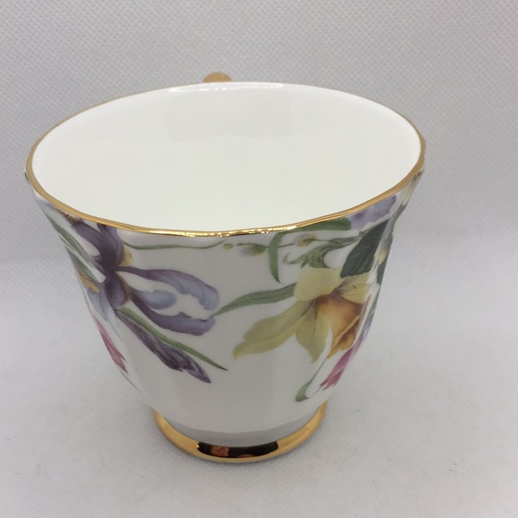 Duchess Fine Bone China Tea Cup & Saucer Floral Gold Trim Made in England - Picture 7 of 10